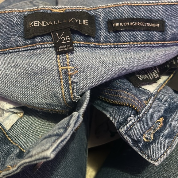 Kendall and Kylie straight Jean - Picture 3 of 3